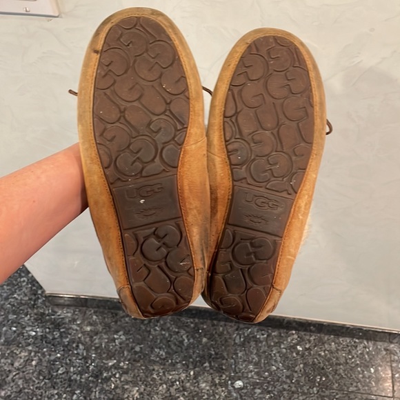 Ugg slippers size US 8 - Picture 4 of 5